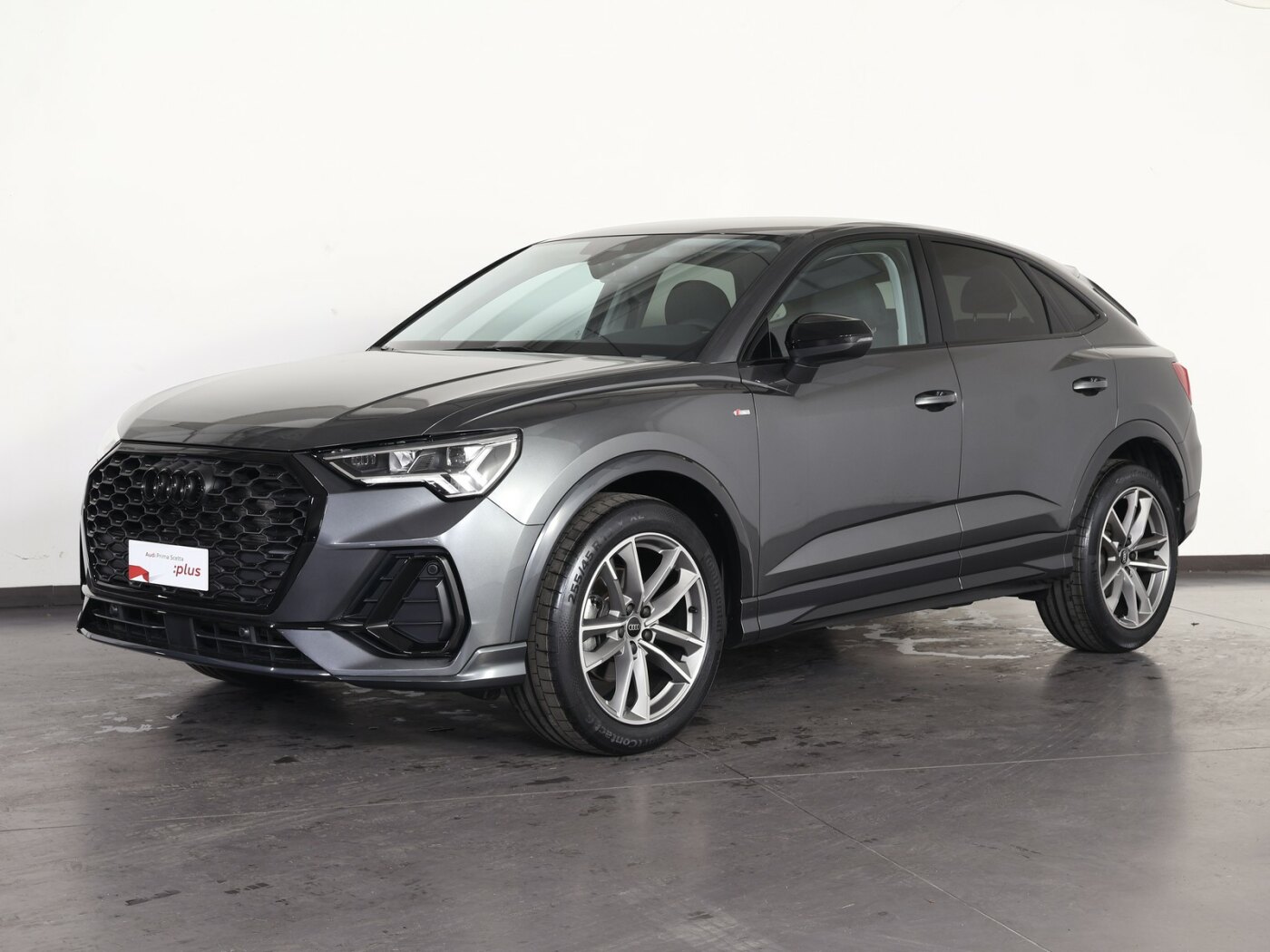 audi q3 sportback 35 2.0 tdi identity black s-tronic usata